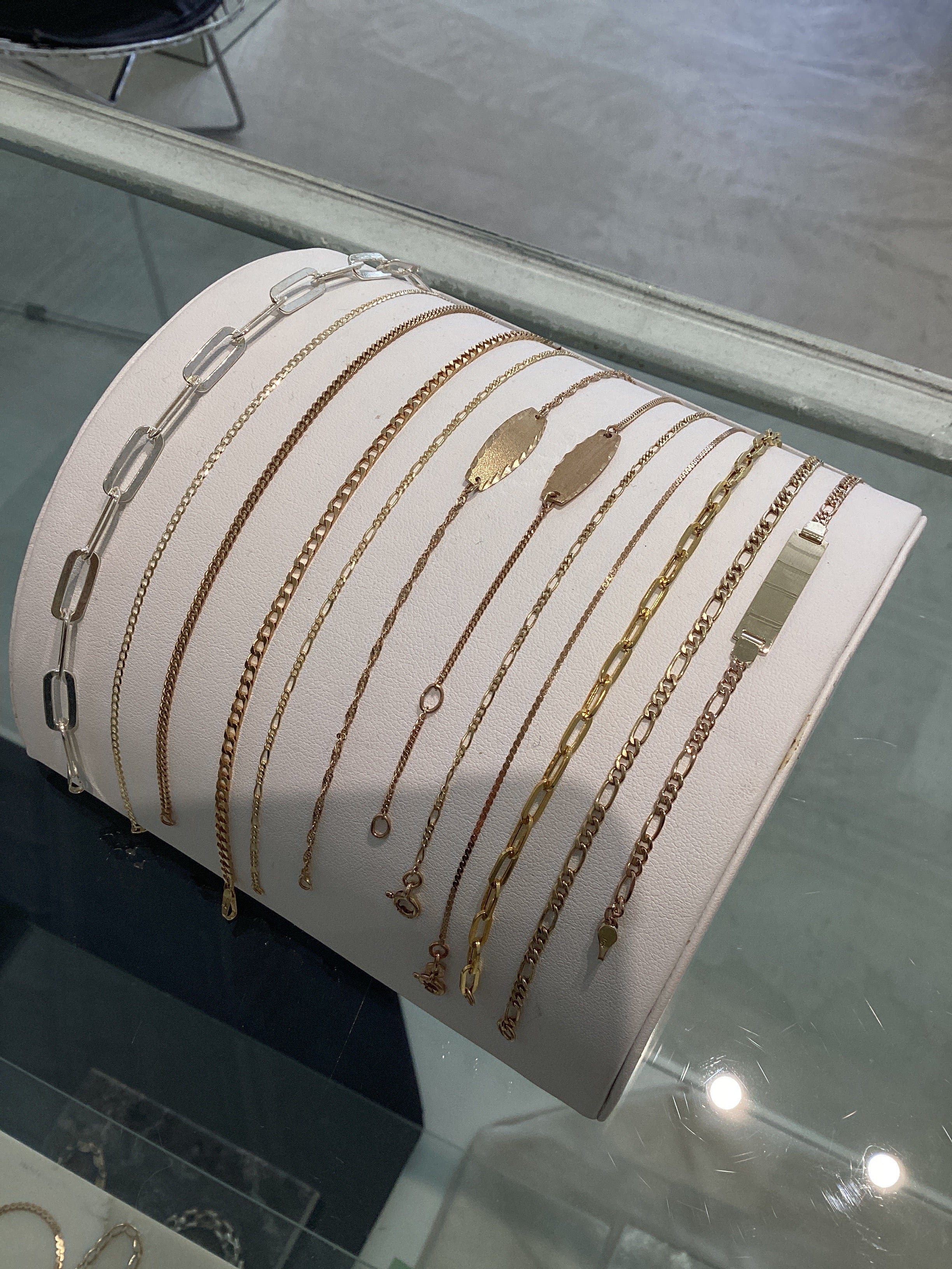 1102 FINE BRACELETS