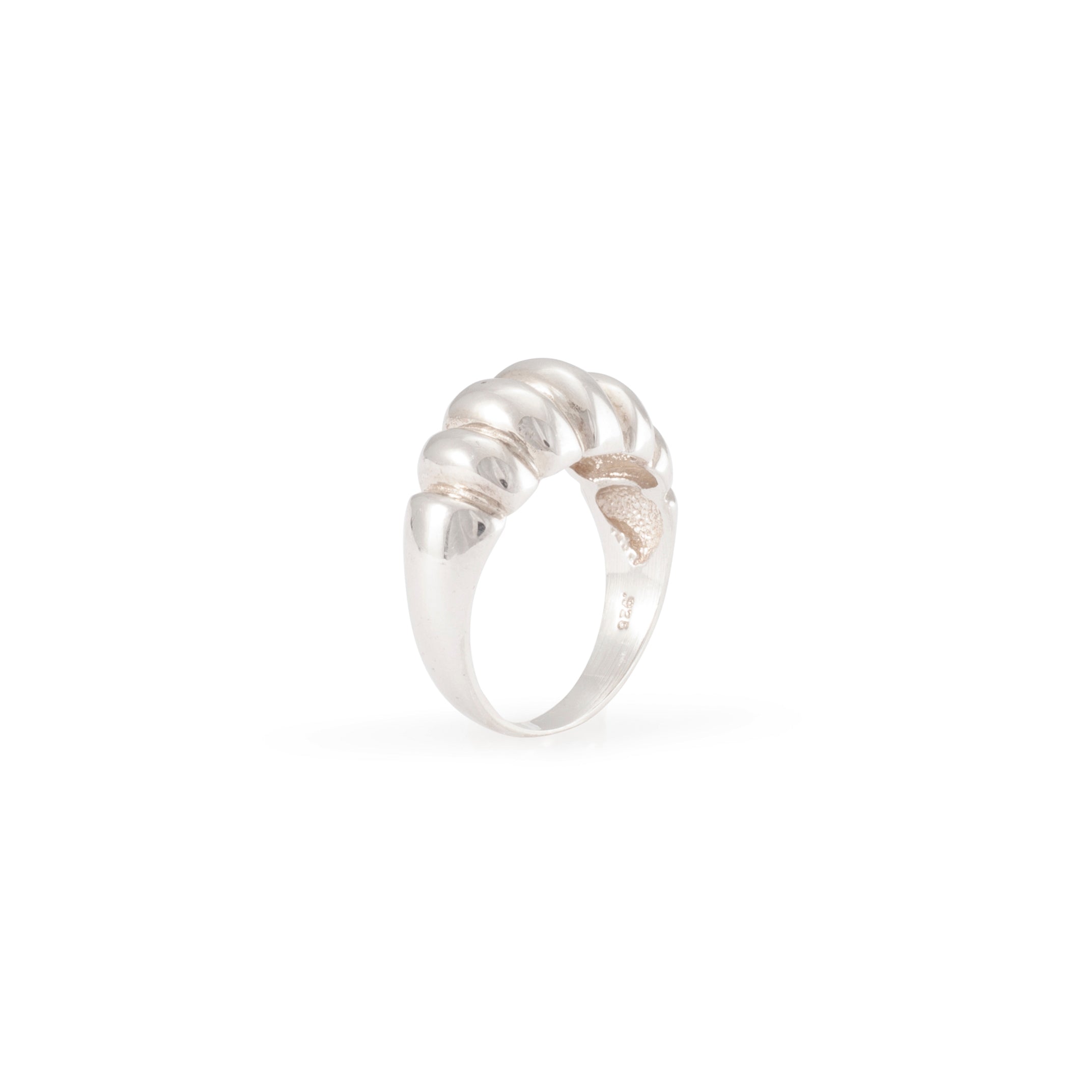 Multi-ridge round ring