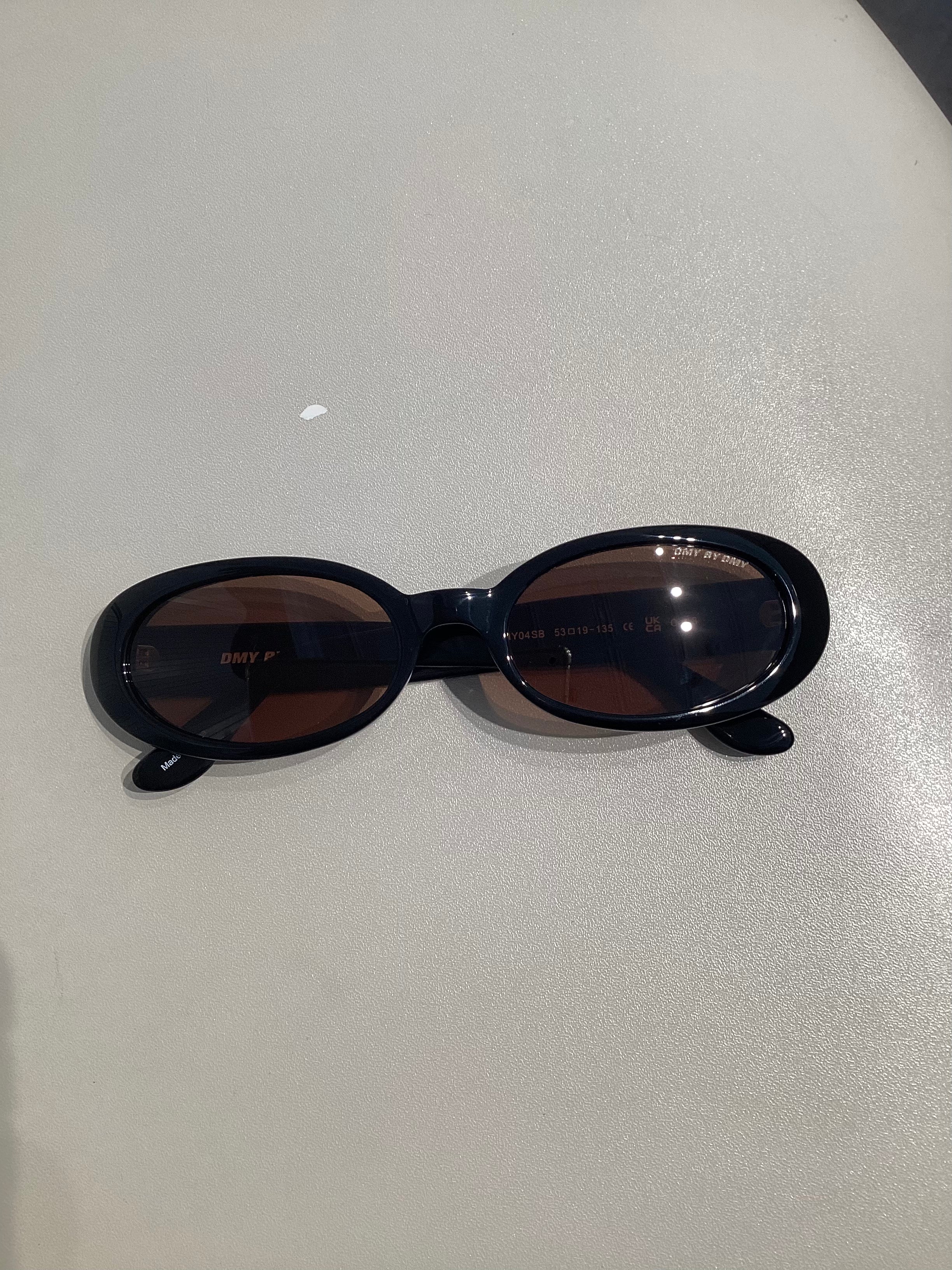 DMY by DMY Valentina sunglasses oval frames in Black