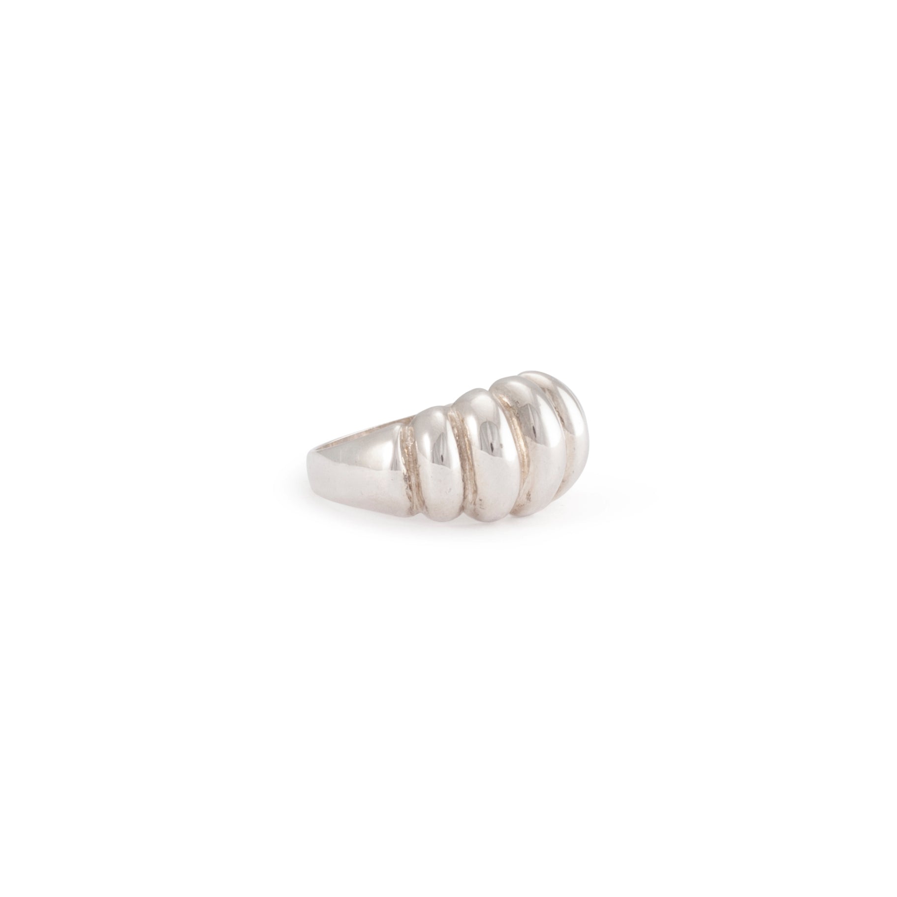 Multi-ridge round ring 
