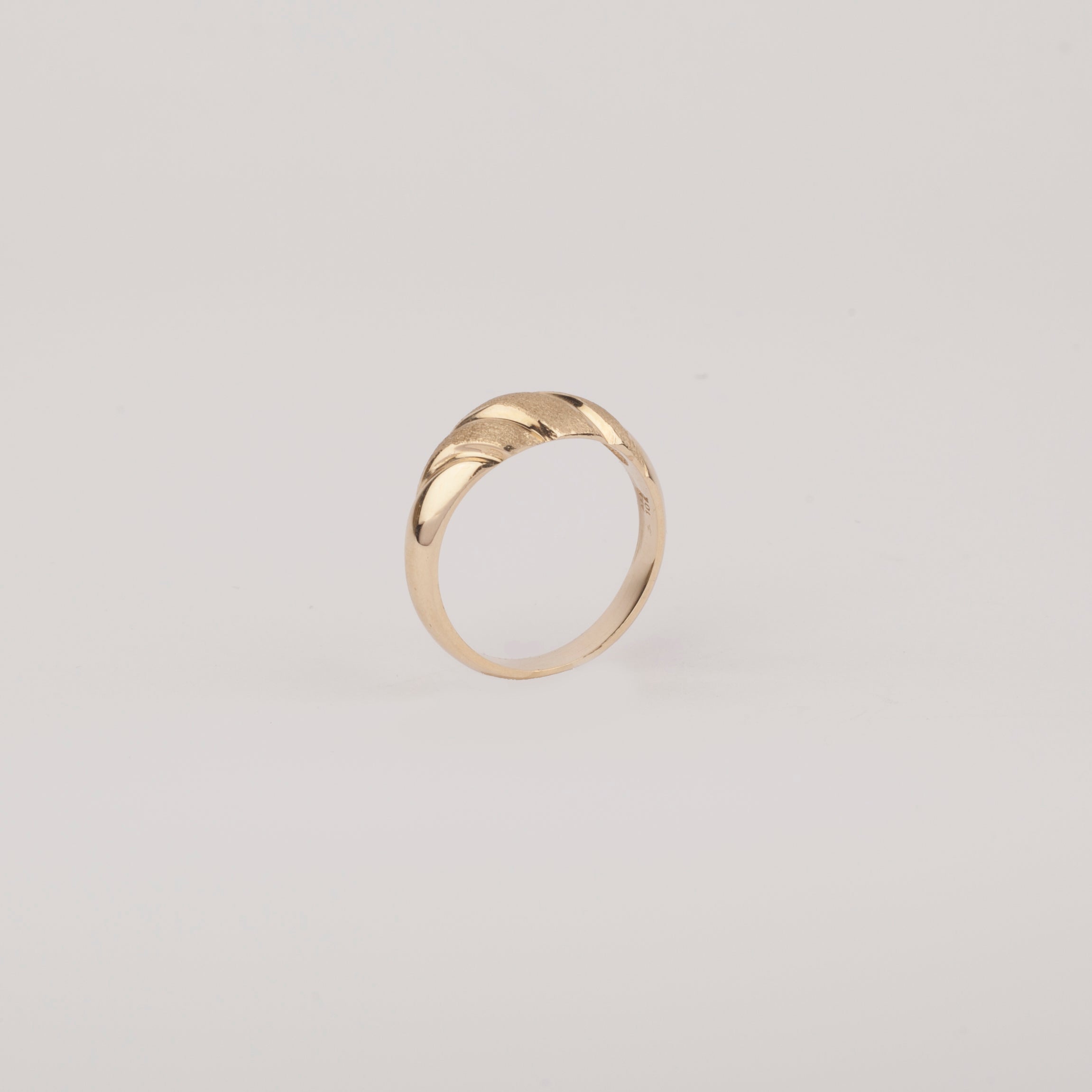 10k Solid Gold croissant ring with frosted details