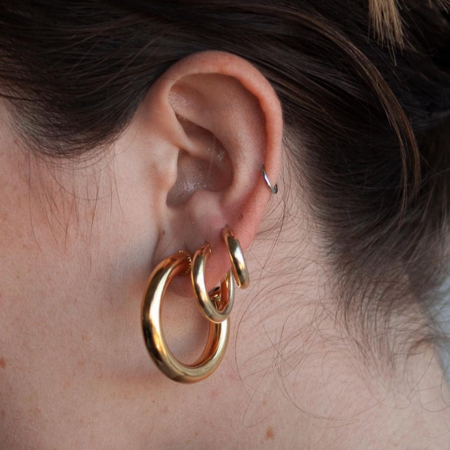 gold medium thick hoops 