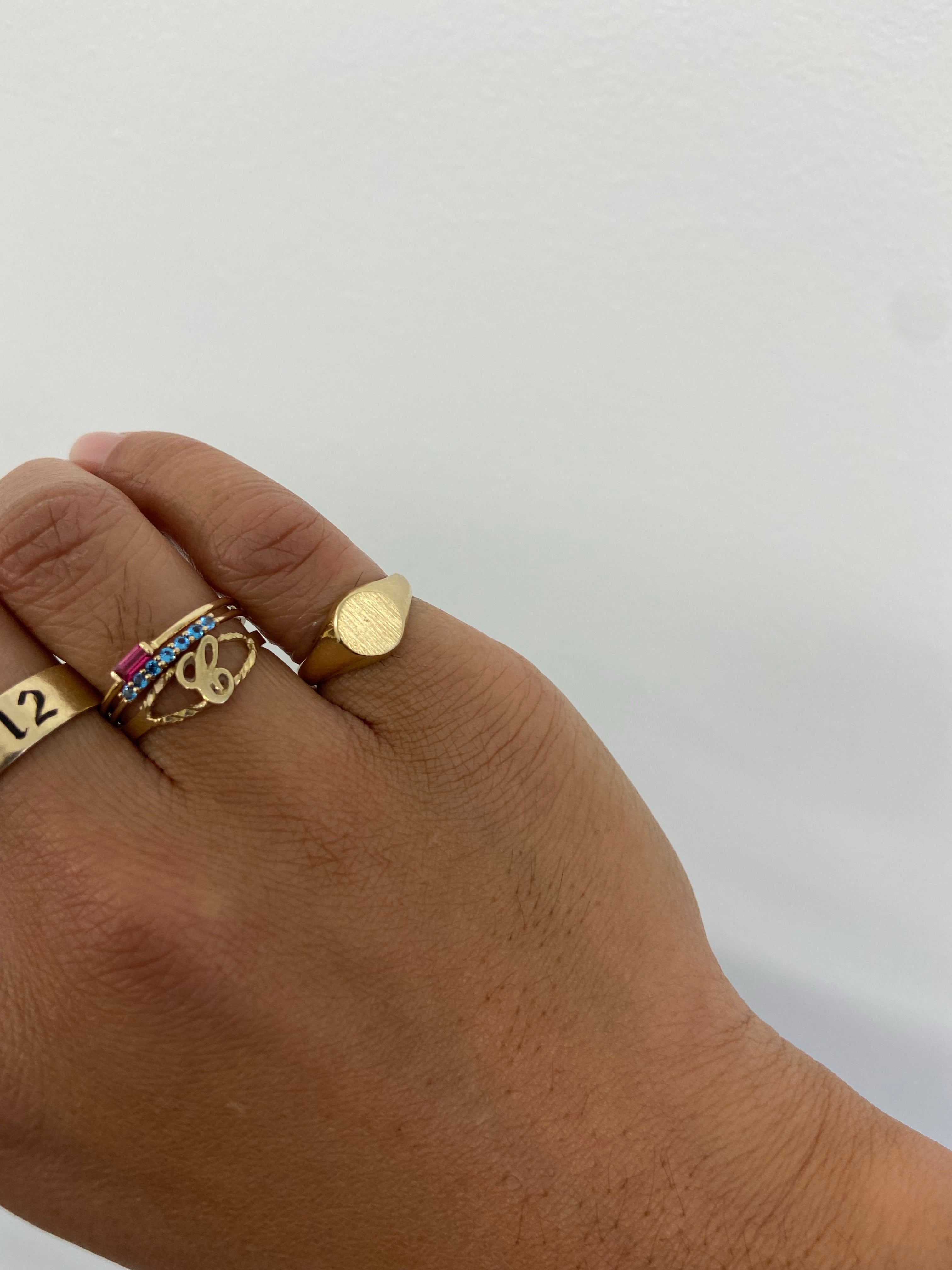 10k gold cursive initial ring